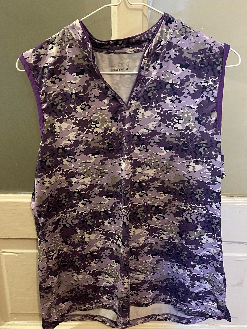 Sleeveless Purple Camo V-Neck Athletic Top medium
